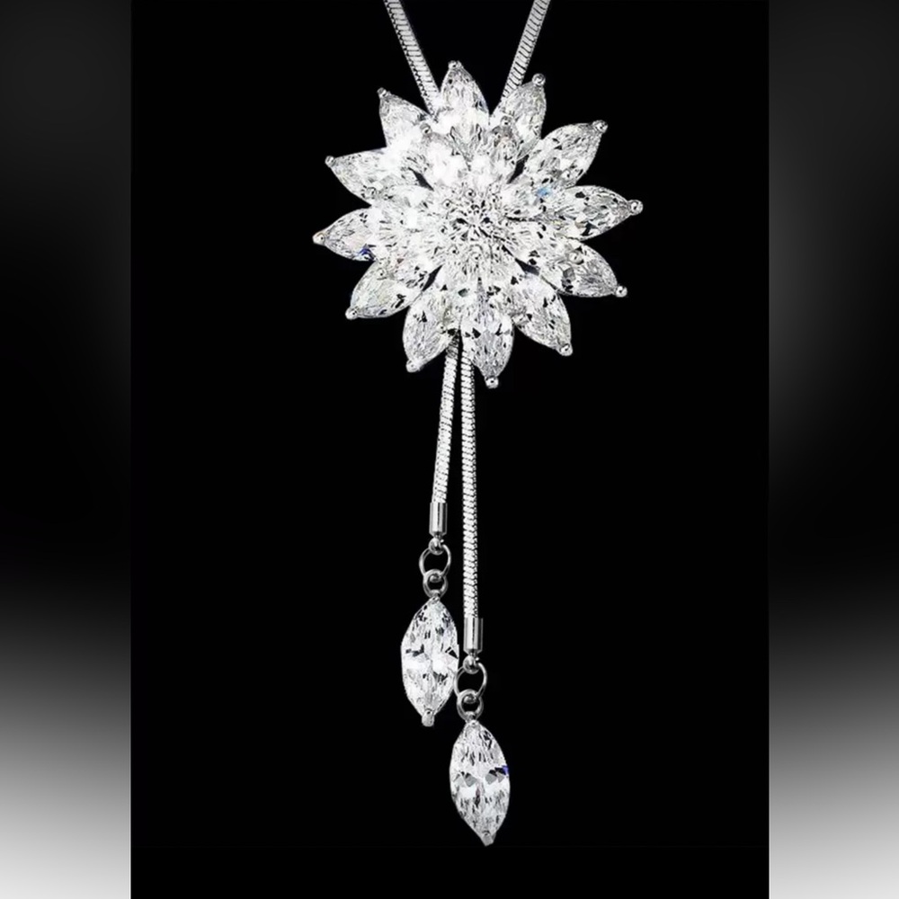 Cubic Zirconia Flower Charm Necklace , Crystal Rhinestone‎ Snowflake Pendant